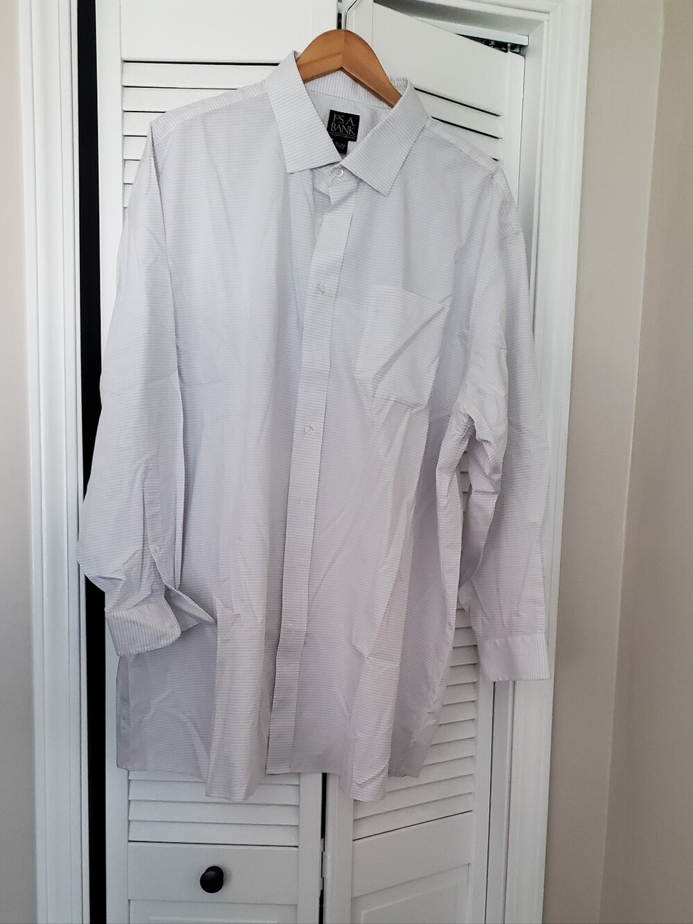 Classic Men's Light GrayCheck Dress Shirt - Jos A Bank